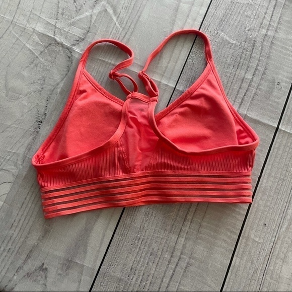 ✅HOST Pick✅ Victoria’s Secret Adjustable Bra, Small - Picture 2 of 7